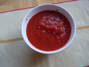 Tomaten für das Kastenbrot